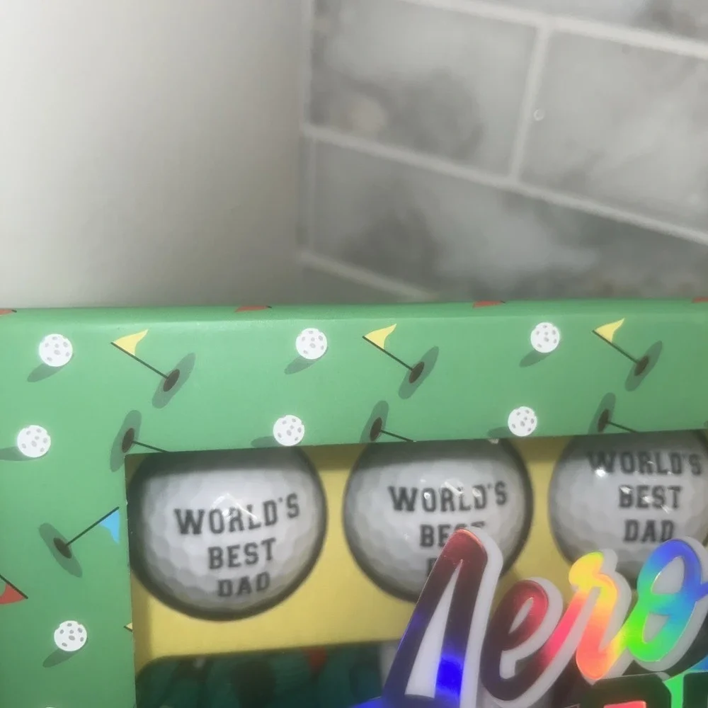 NEW-Aeropostale hole-in-one Dad Gift Set-golf Balls and Socks